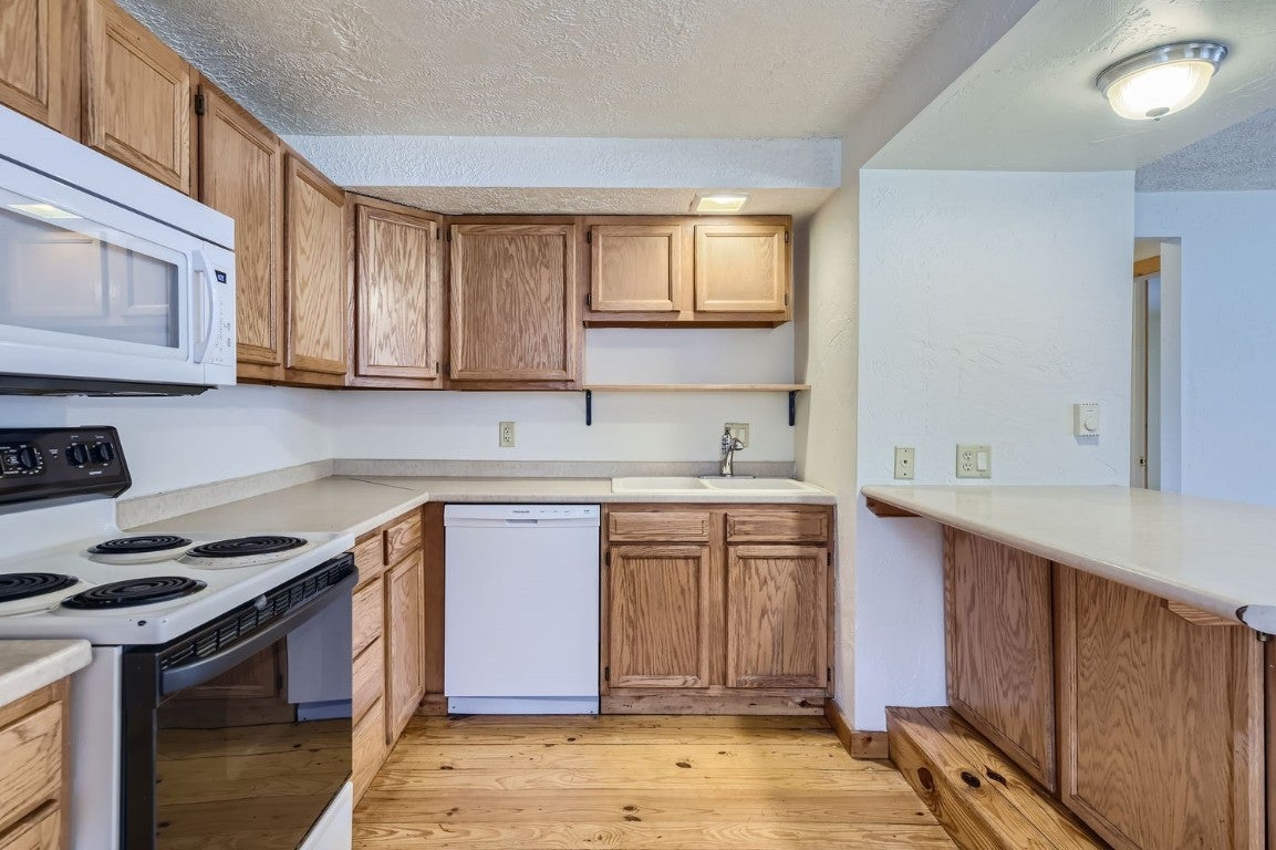 Frisco, Colorado, 80443, United States, 4 Bedrooms Bedrooms, ,2 BathroomsBathrooms,Residential,Active,2006945