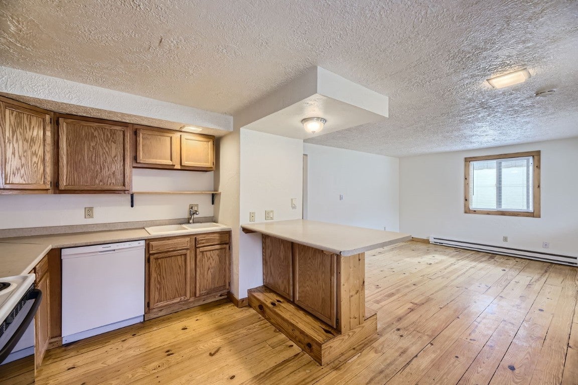 Frisco, Colorado, 80443, United States, 4 Bedrooms Bedrooms, ,2 BathroomsBathrooms,Residential,Active,2006945