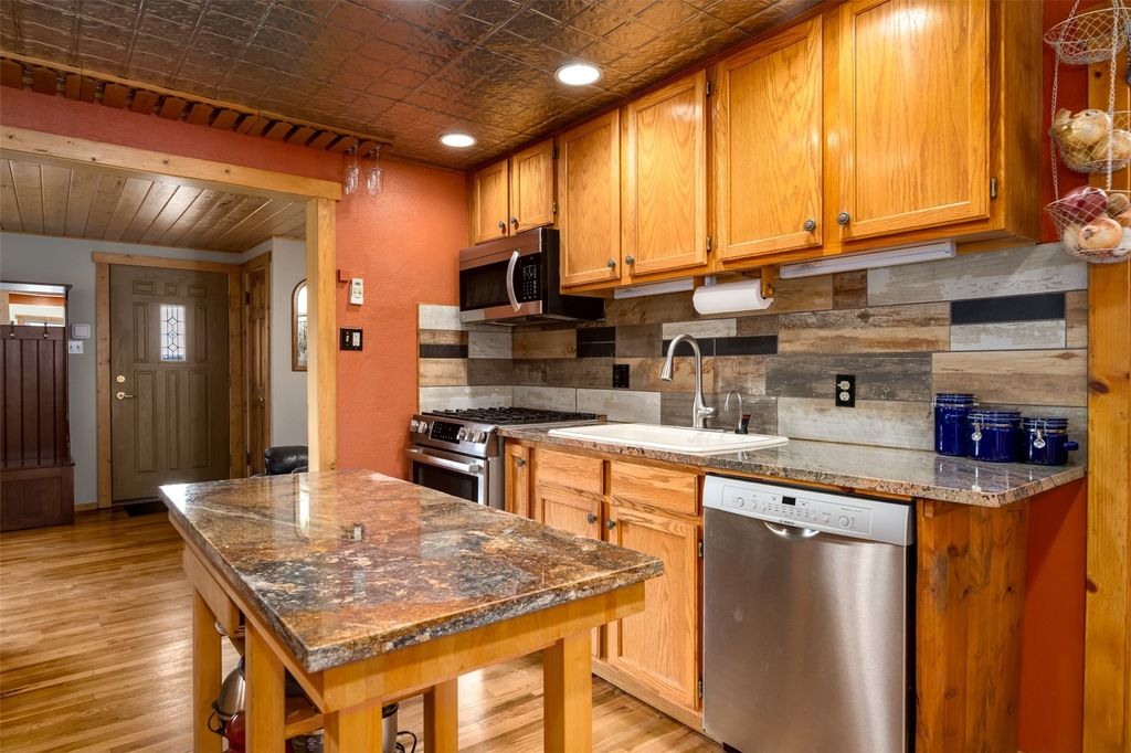 Photo of 950 Pine Street, Steamboat Springs, CO 80487 (MLS # S1066303)