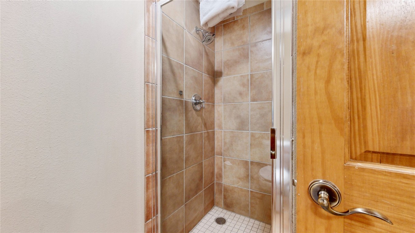 Dillon, Colorado, 80435, United States, 1 Bedroom Bedrooms, ,2 BathroomsBathrooms,Residential,Active,2011840