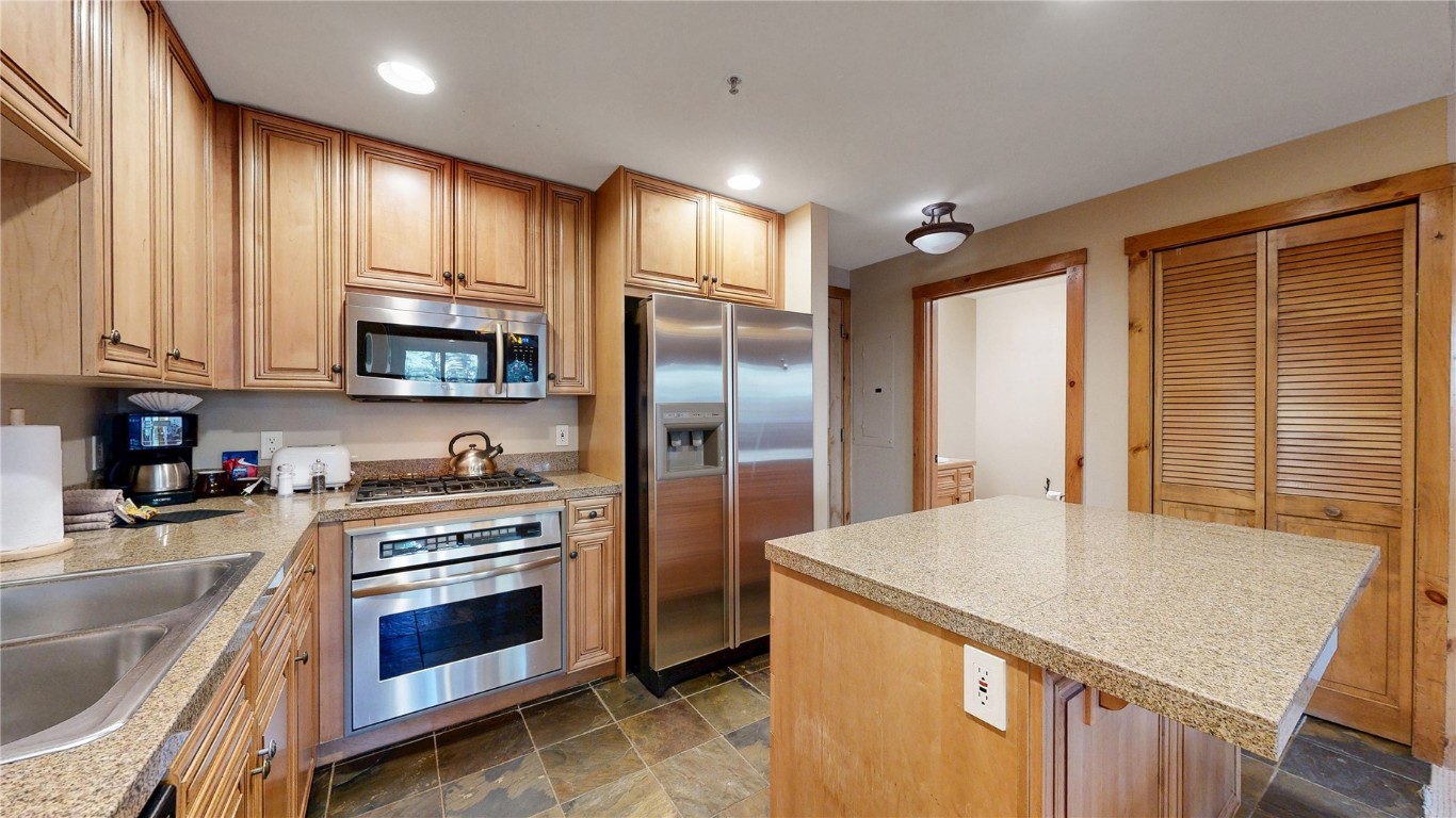 Dillon, Colorado, 80435, United States, 1 Bedroom Bedrooms, ,2 BathroomsBathrooms,Residential,Active,2011840
