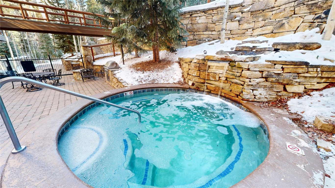 Dillon, Colorado, 80435, United States, 1 Bedroom Bedrooms, ,2 BathroomsBathrooms,Residential,Active,2011840