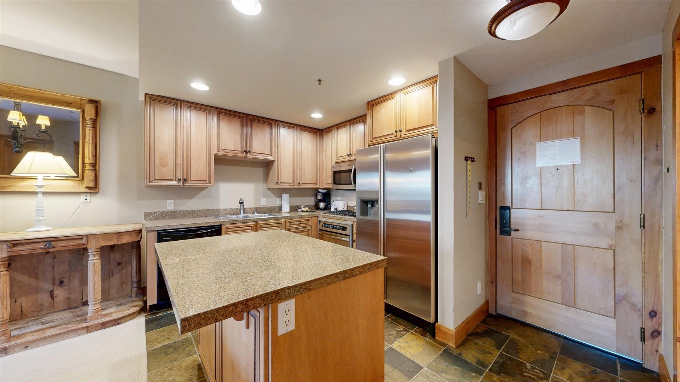 Dillon, Colorado, 80435, United States, 1 Bedroom Bedrooms, ,2 BathroomsBathrooms,Residential,Active,2011840