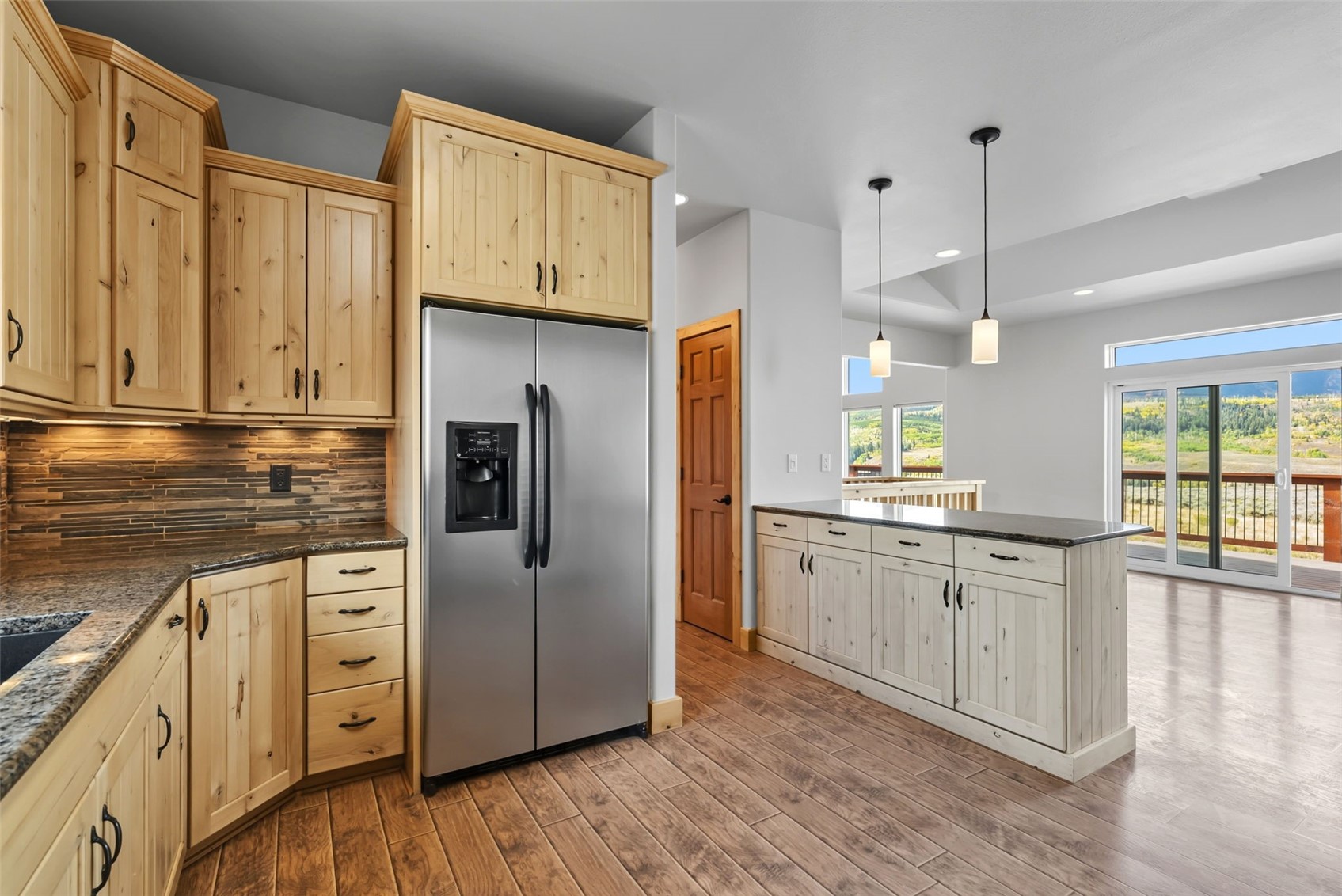 Silverthorne, Colorado, 80498, United States, 6 Bedrooms Bedrooms, ,4 BathroomsBathrooms,Residential,Active,1952508