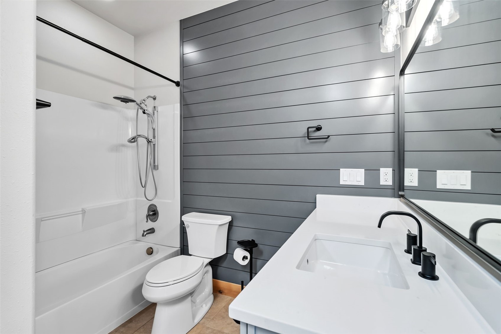 Silverthorne, Colorado, 80498, United States, 6 Bedrooms Bedrooms, ,4 BathroomsBathrooms,Residential,Active,1952508