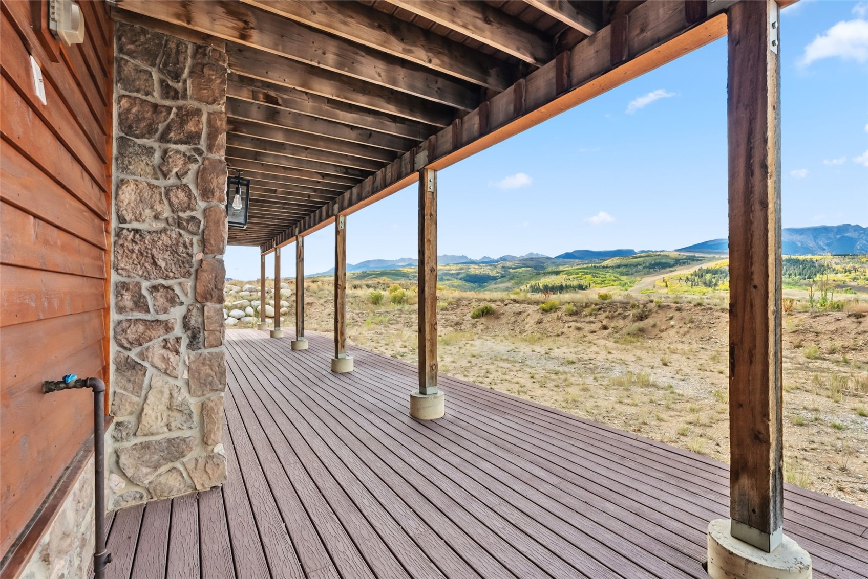 Silverthorne, Colorado, 80498, United States, 6 Bedrooms Bedrooms, ,4 BathroomsBathrooms,Residential,Active,1952508