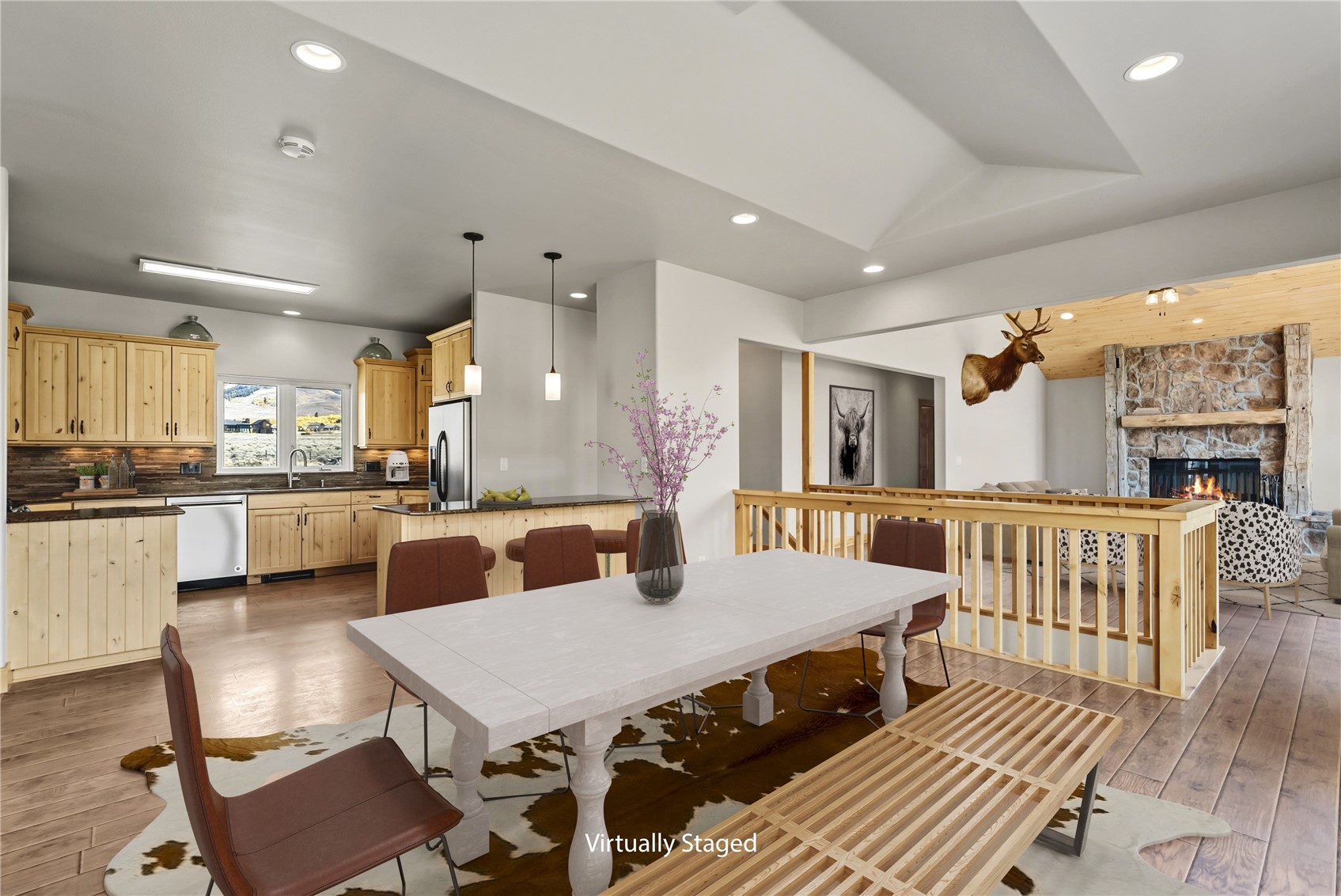 Silverthorne, Colorado, 80498, United States, 6 Bedrooms Bedrooms, ,4 BathroomsBathrooms,Residential,Active,1952508