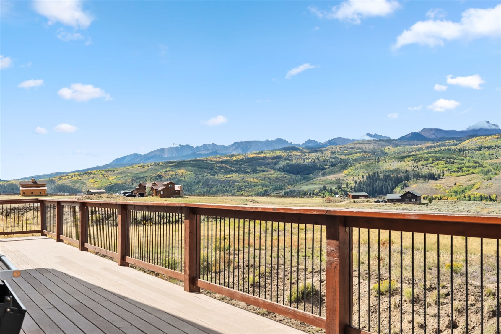 Silverthorne, Colorado, 80498, United States, 6 Bedrooms Bedrooms, ,4 BathroomsBathrooms,Residential,Active,1952508