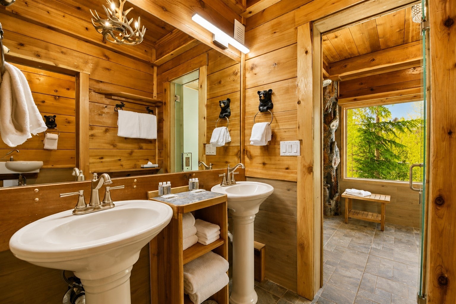 Breckenridge, Colorado, 80424, United States, 5 Bedrooms Bedrooms, ,6 BathroomsBathrooms,Residential,Active,2007248