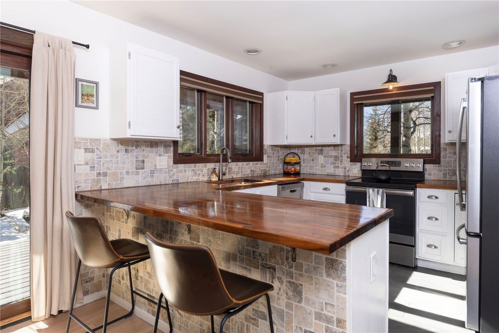 Photo of 357 Vail Circle, Dillon, CO 80435 (MLS # S1066282)