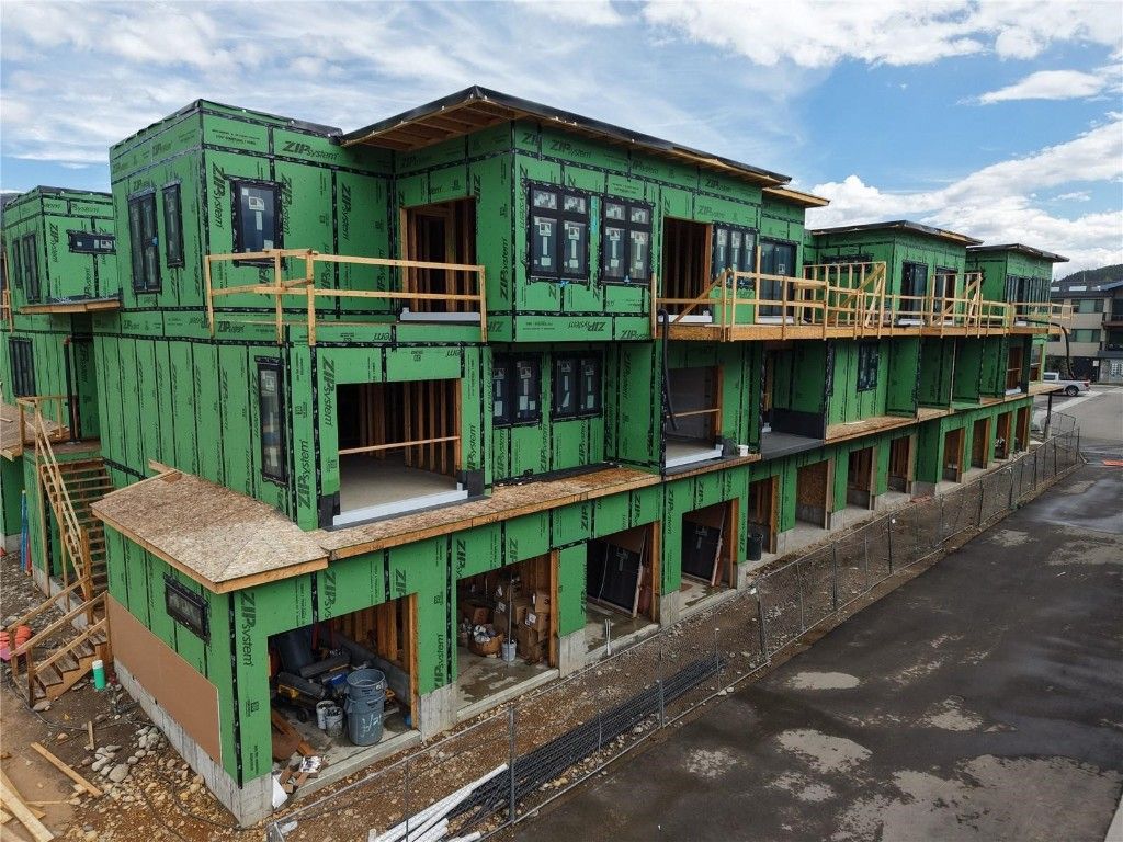 Photo of 740 Blue River Parkway #E7, Silverthorne, CO 80498 (MLS # S1064050)