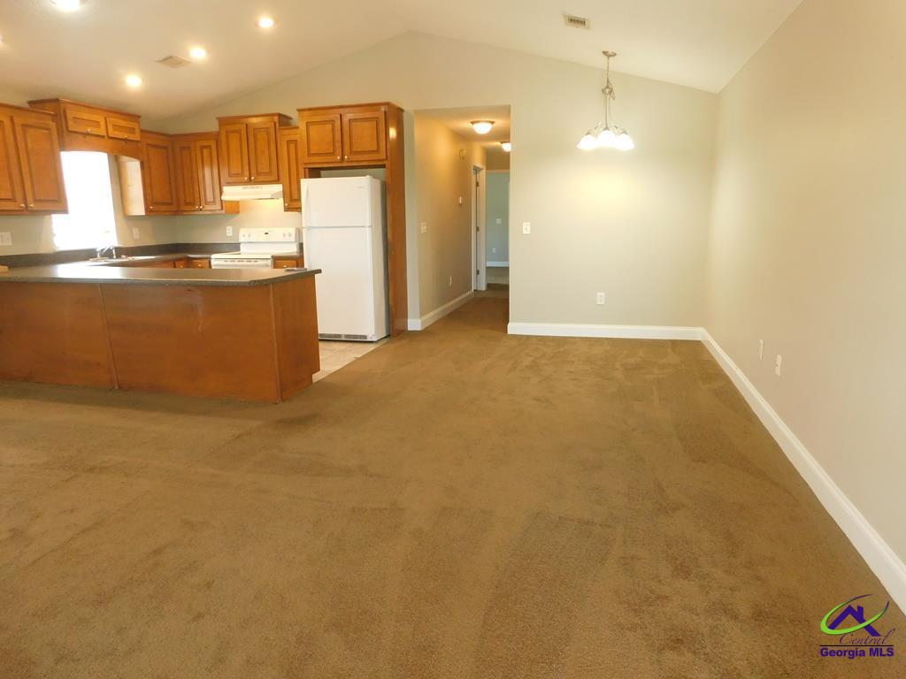 408 Club Villa Court Apt 3