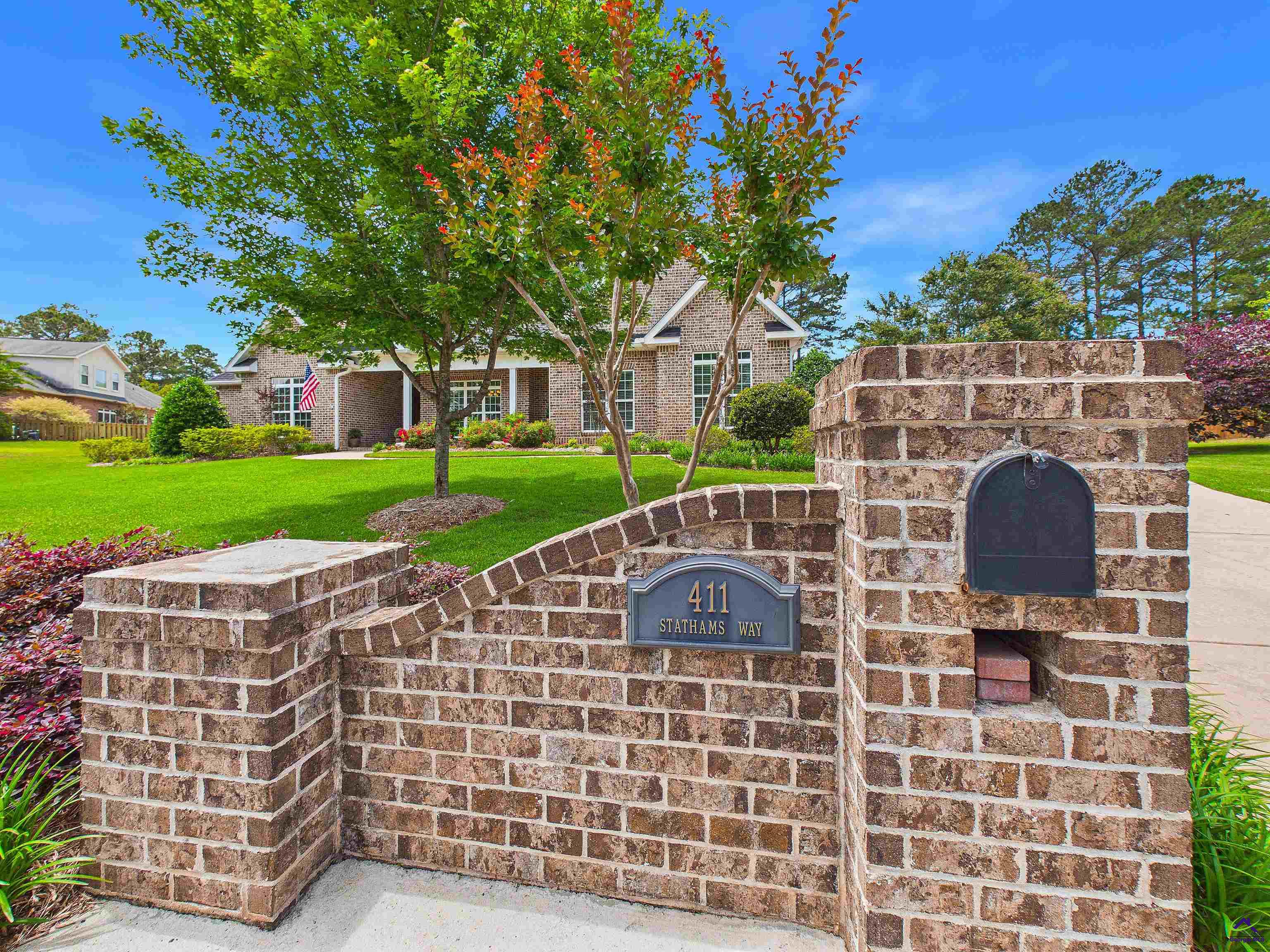411 Stathams Way