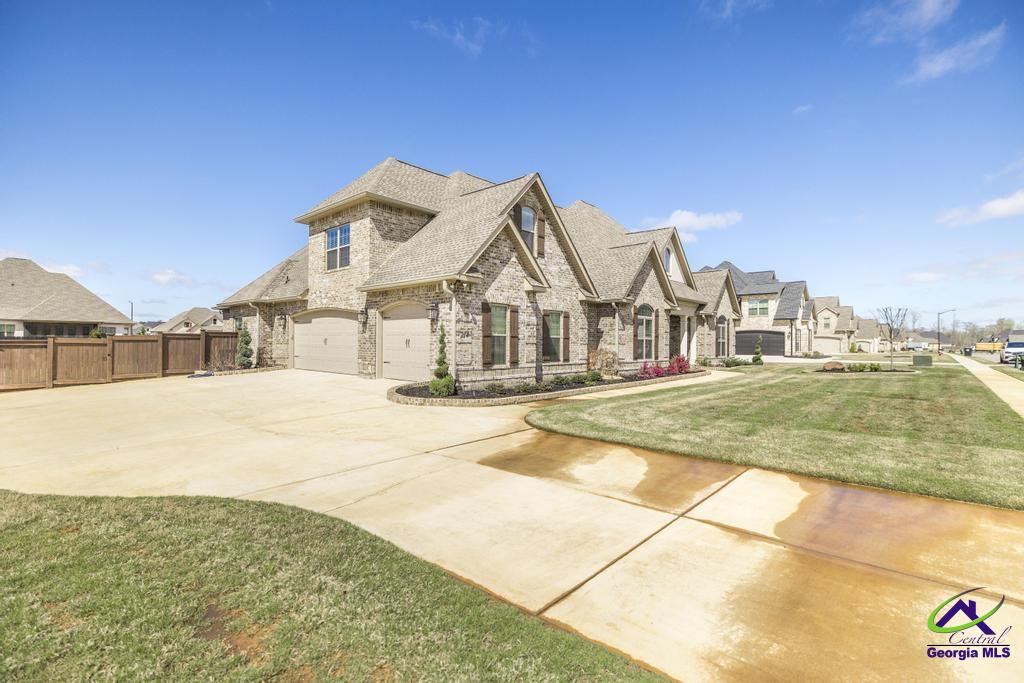 214 Bristleleaf Path