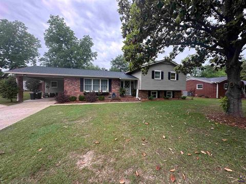 823 Forest Avenue, Perry, GA 31069 - MLS#: 243005