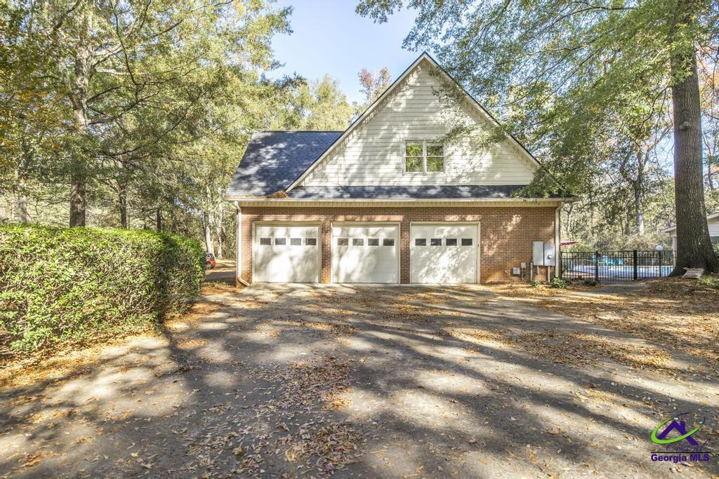 103 Howard Oaks Drive