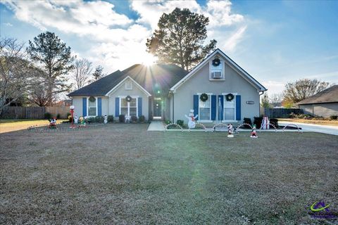 207 Wedgewood Drive Bonaire GA 31005