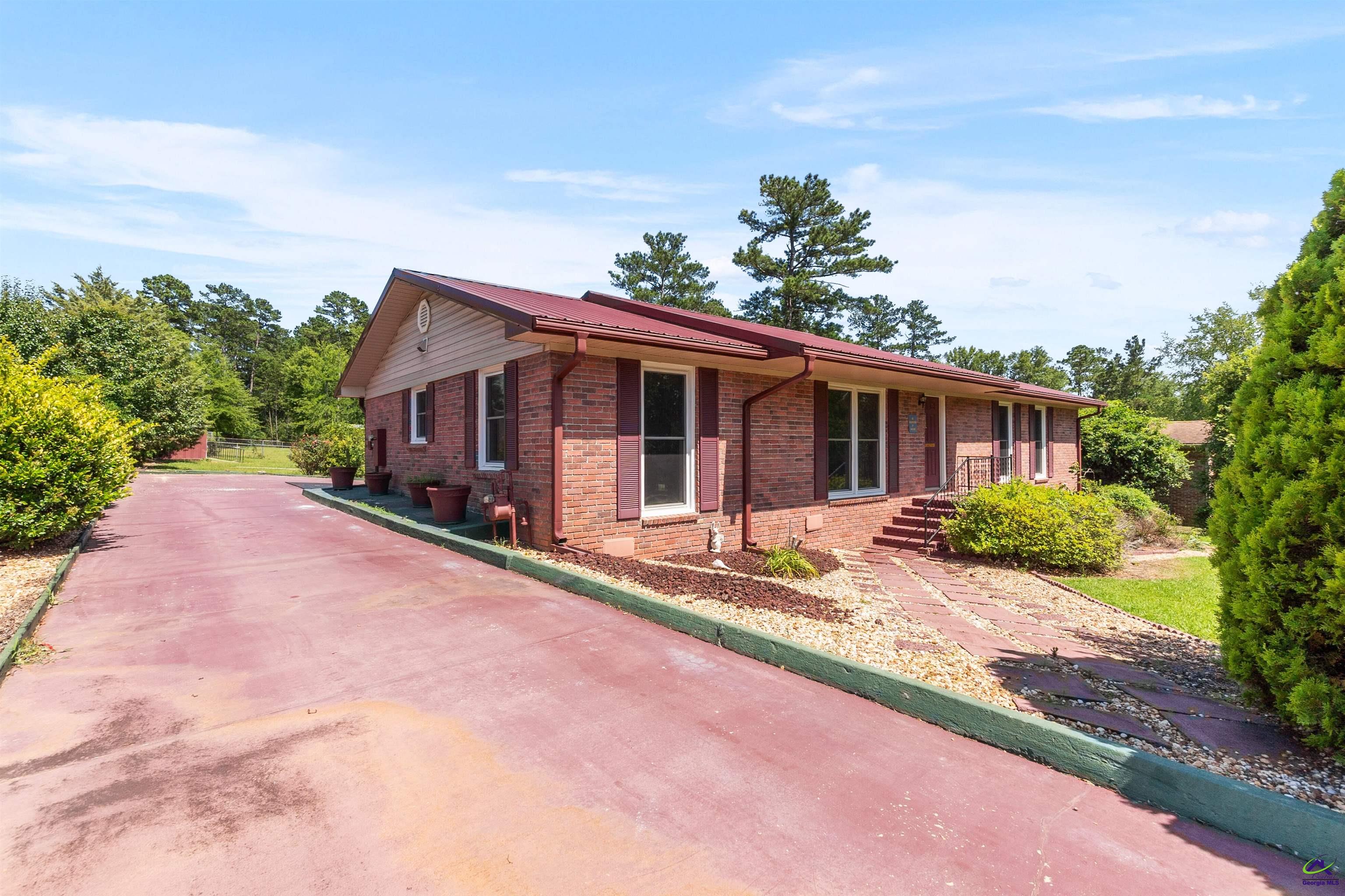 141 NW Stevens Drive