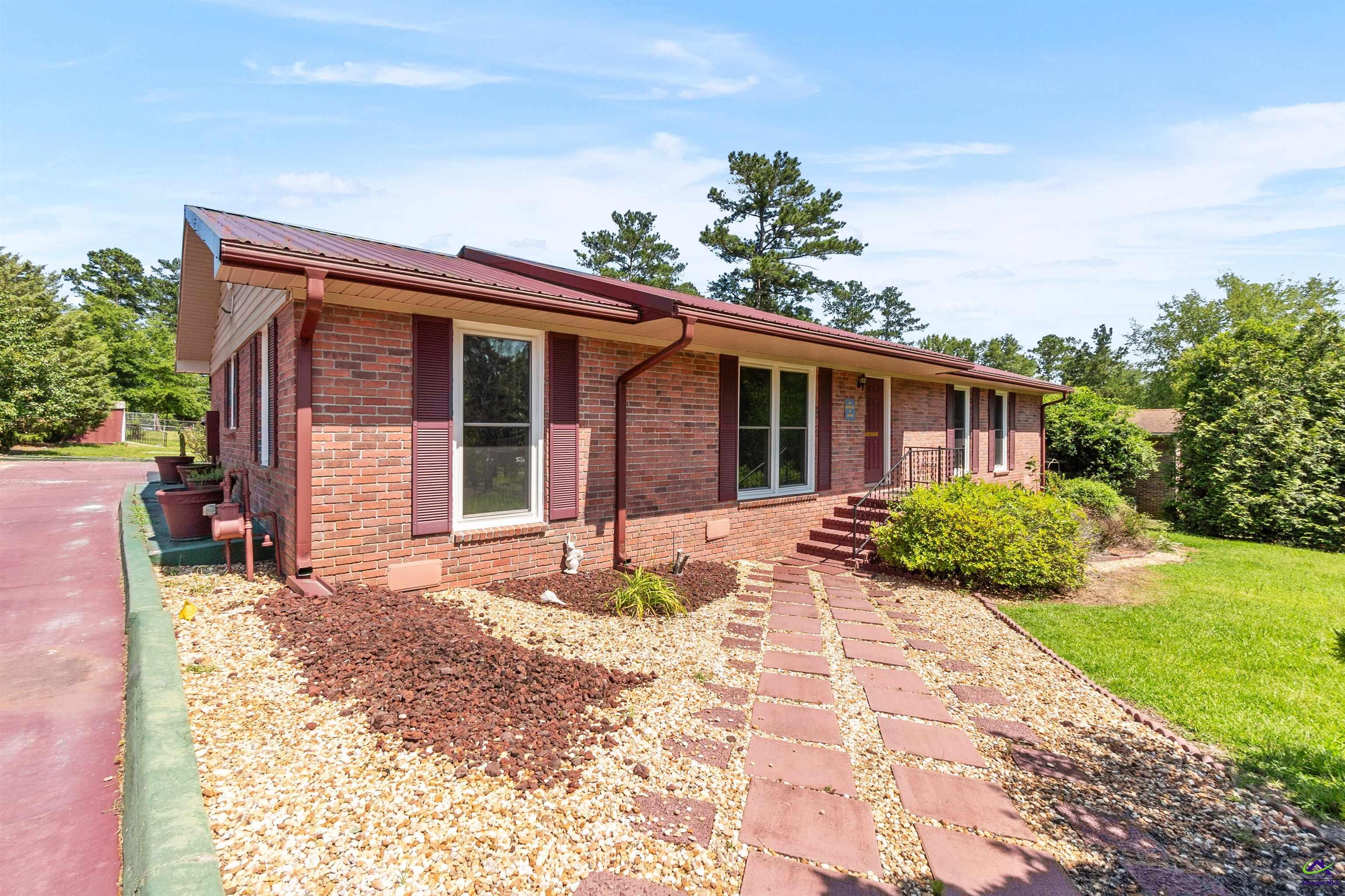 141 NW Stevens Drive