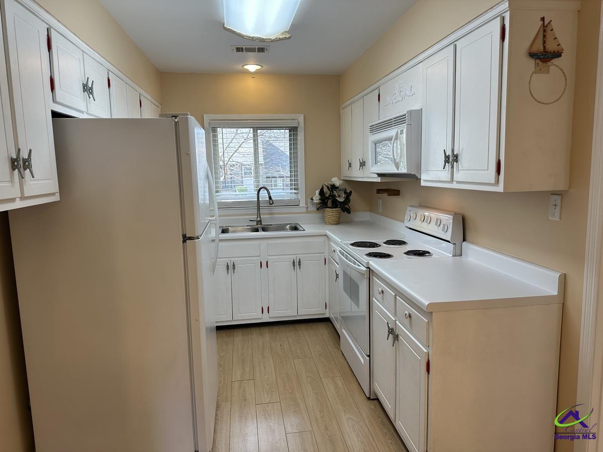 654 Willow Creek Drive