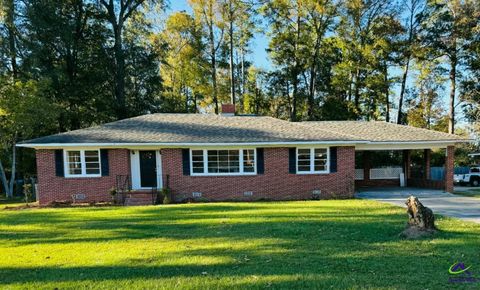 116 W LEWIS Street Cochran GA 31014