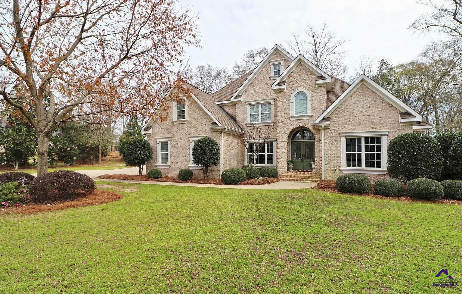 218 Walton Chase