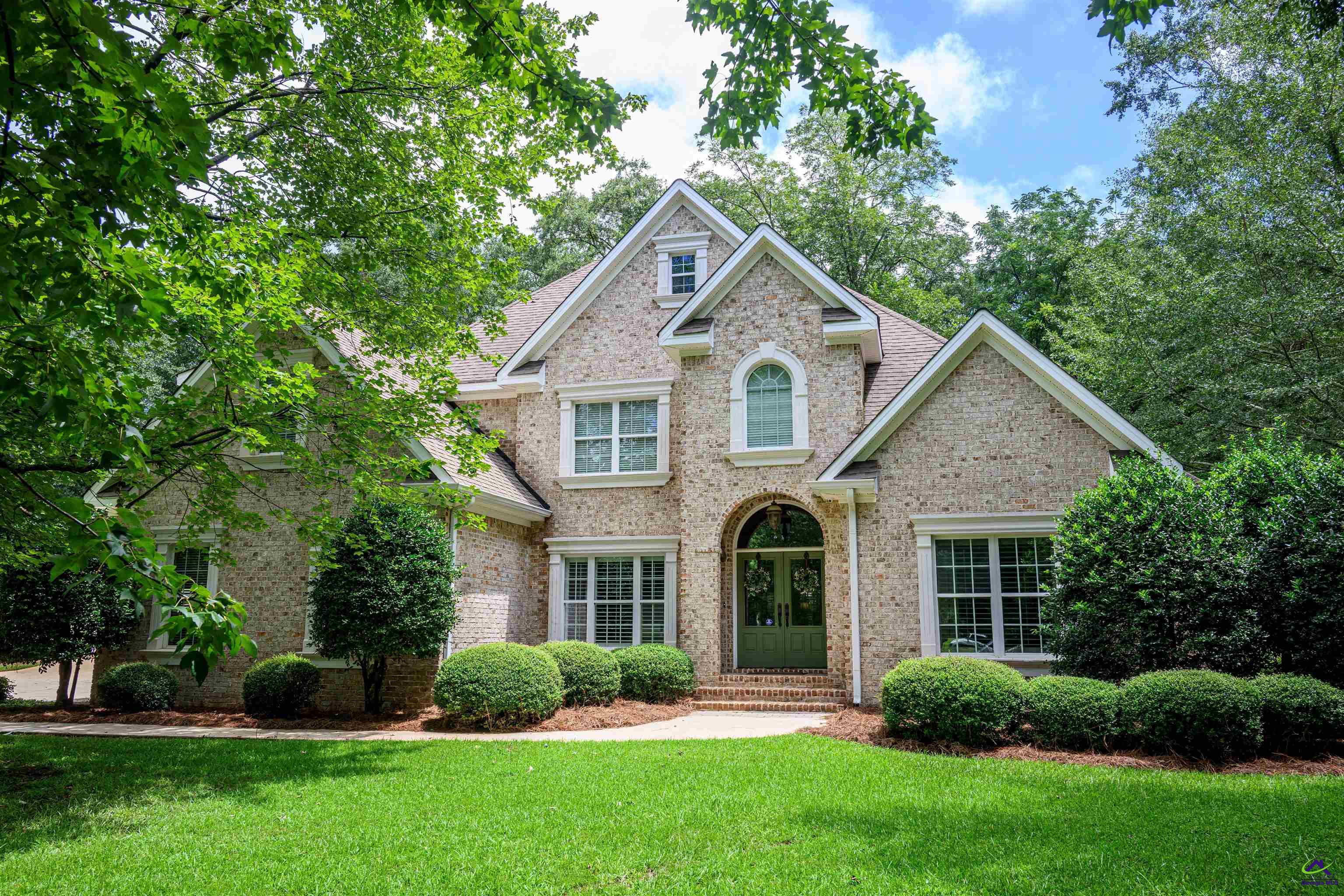 218 Walton Chase