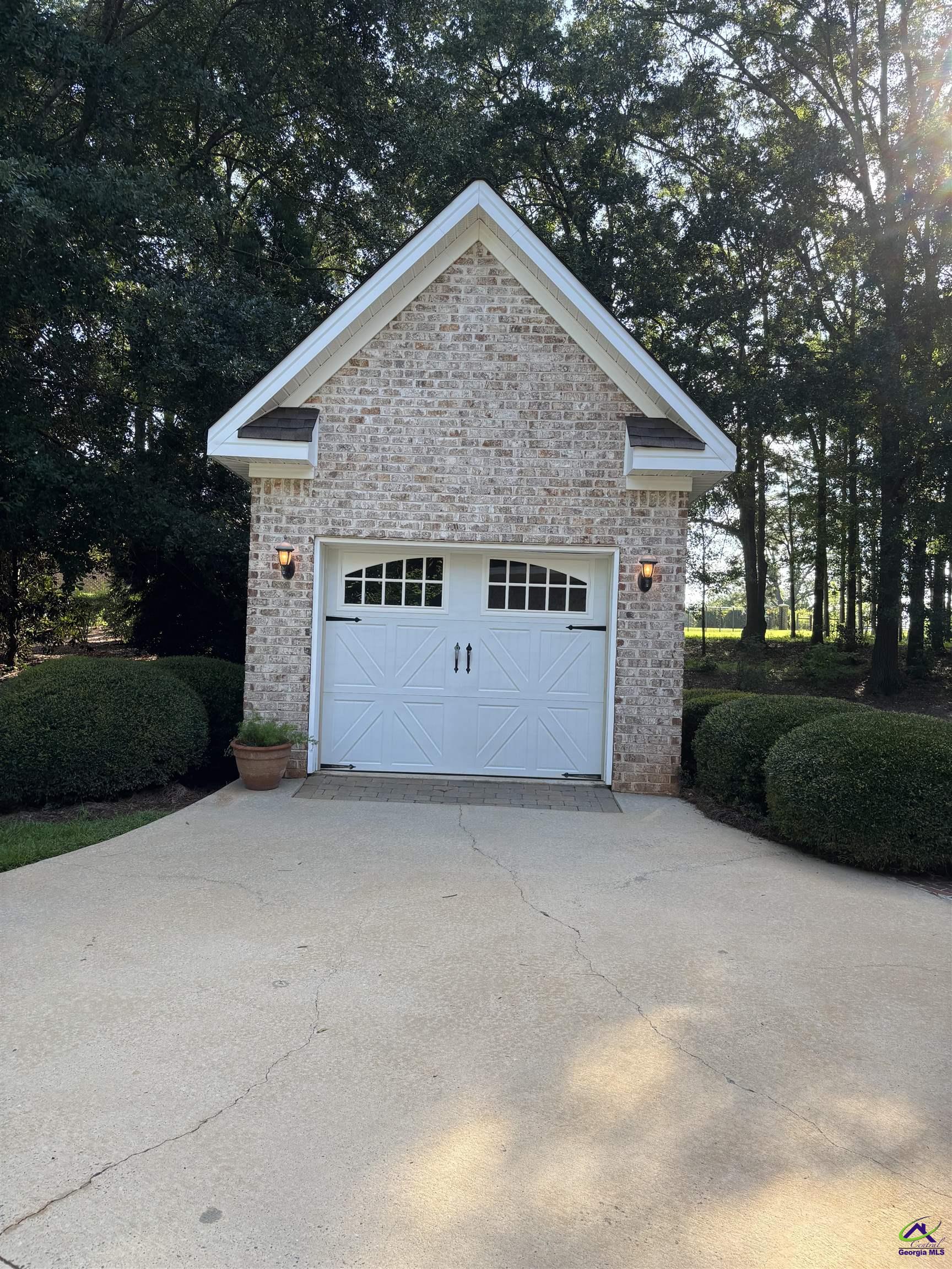 218 Walton Chase