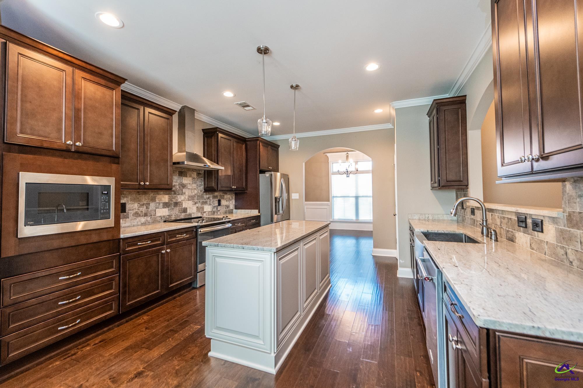 222 Rustic Live Oak Trail