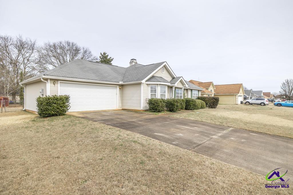 1560 Sweetwater Drive