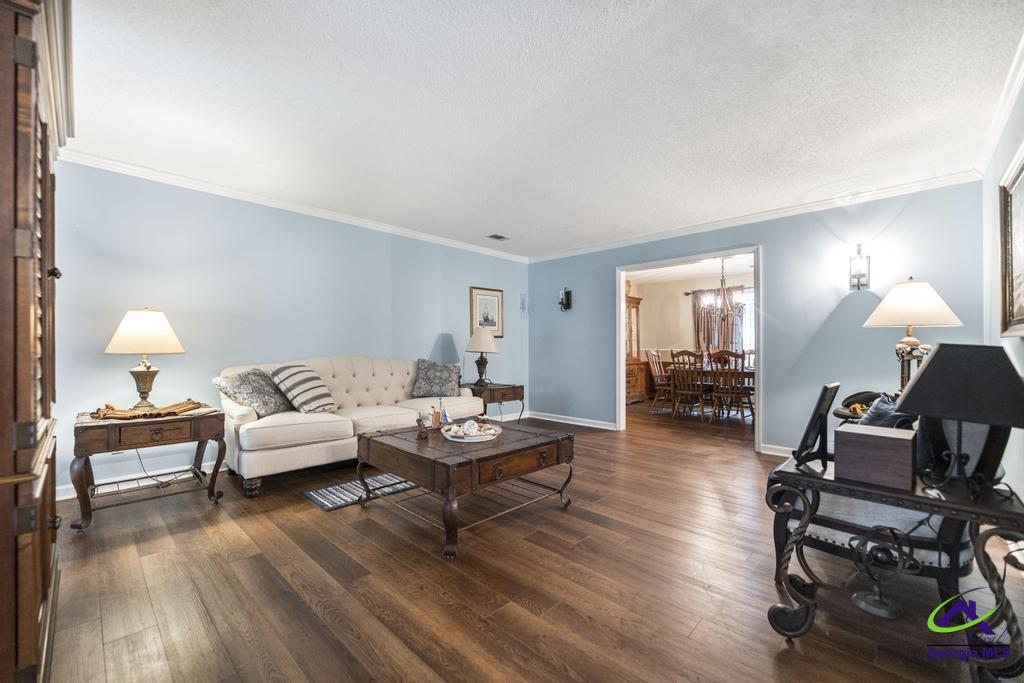 422 Wexford Cir