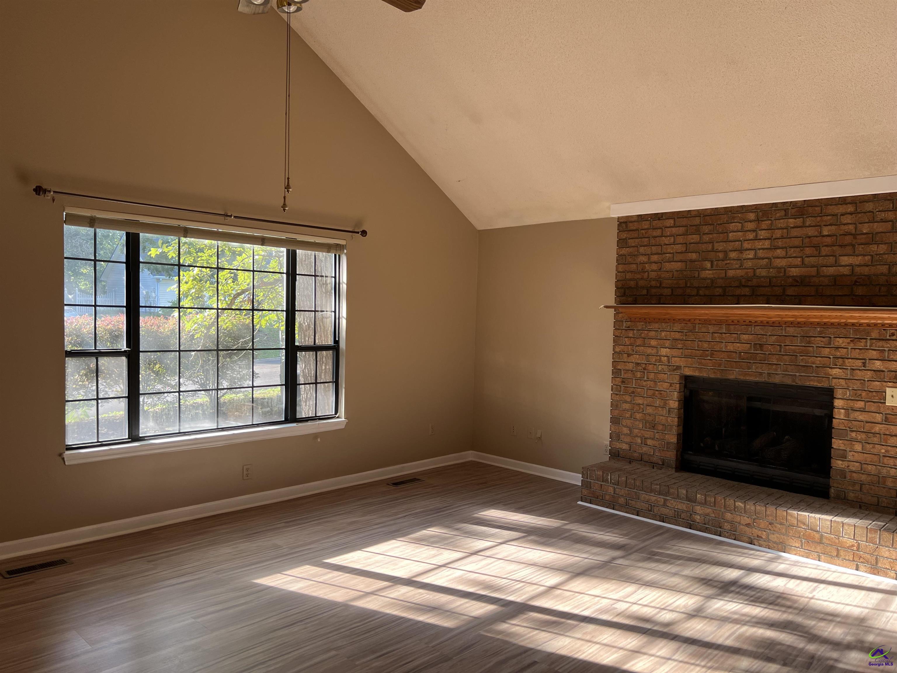 107 Red Oak Glen
