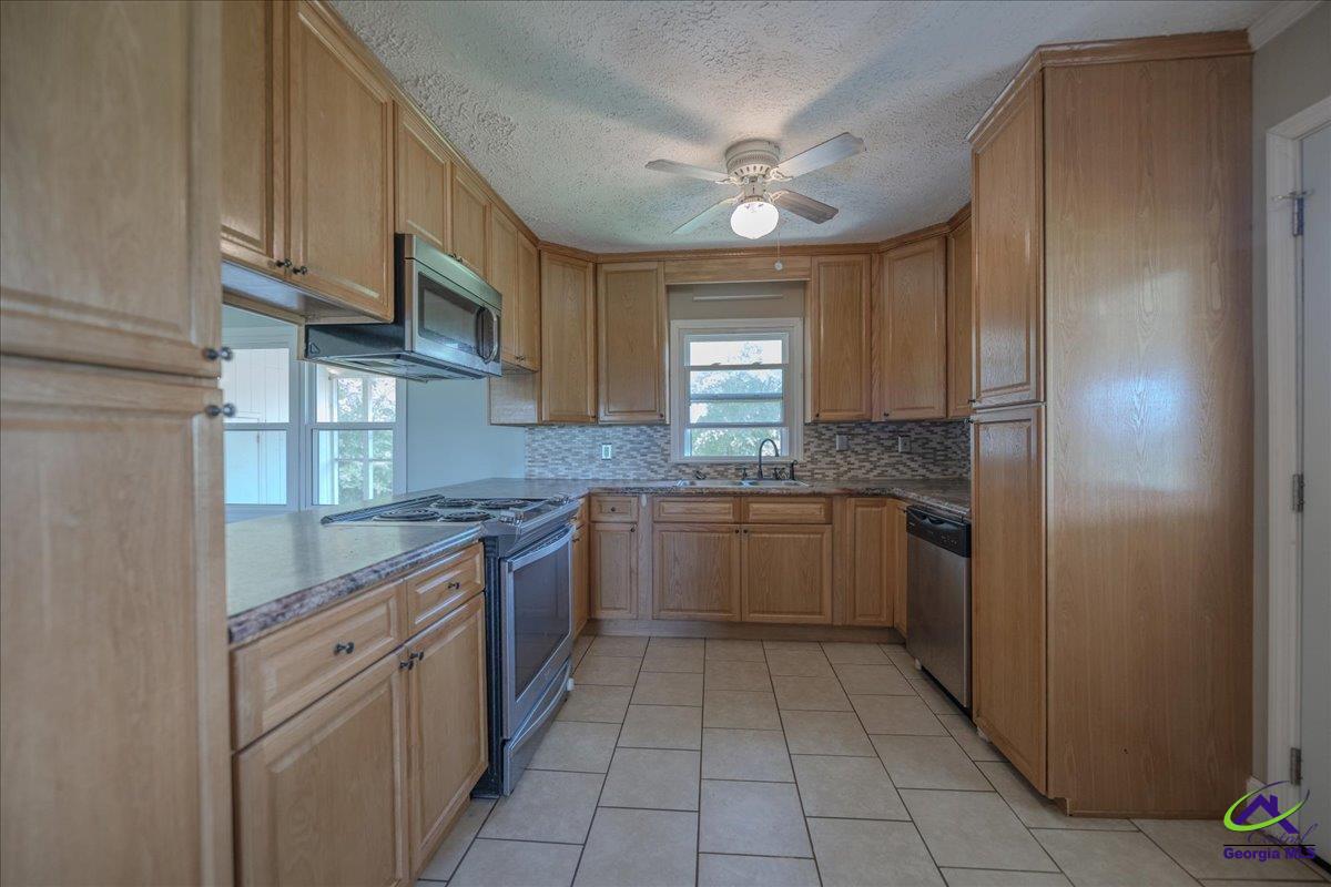 624 Perry Highway