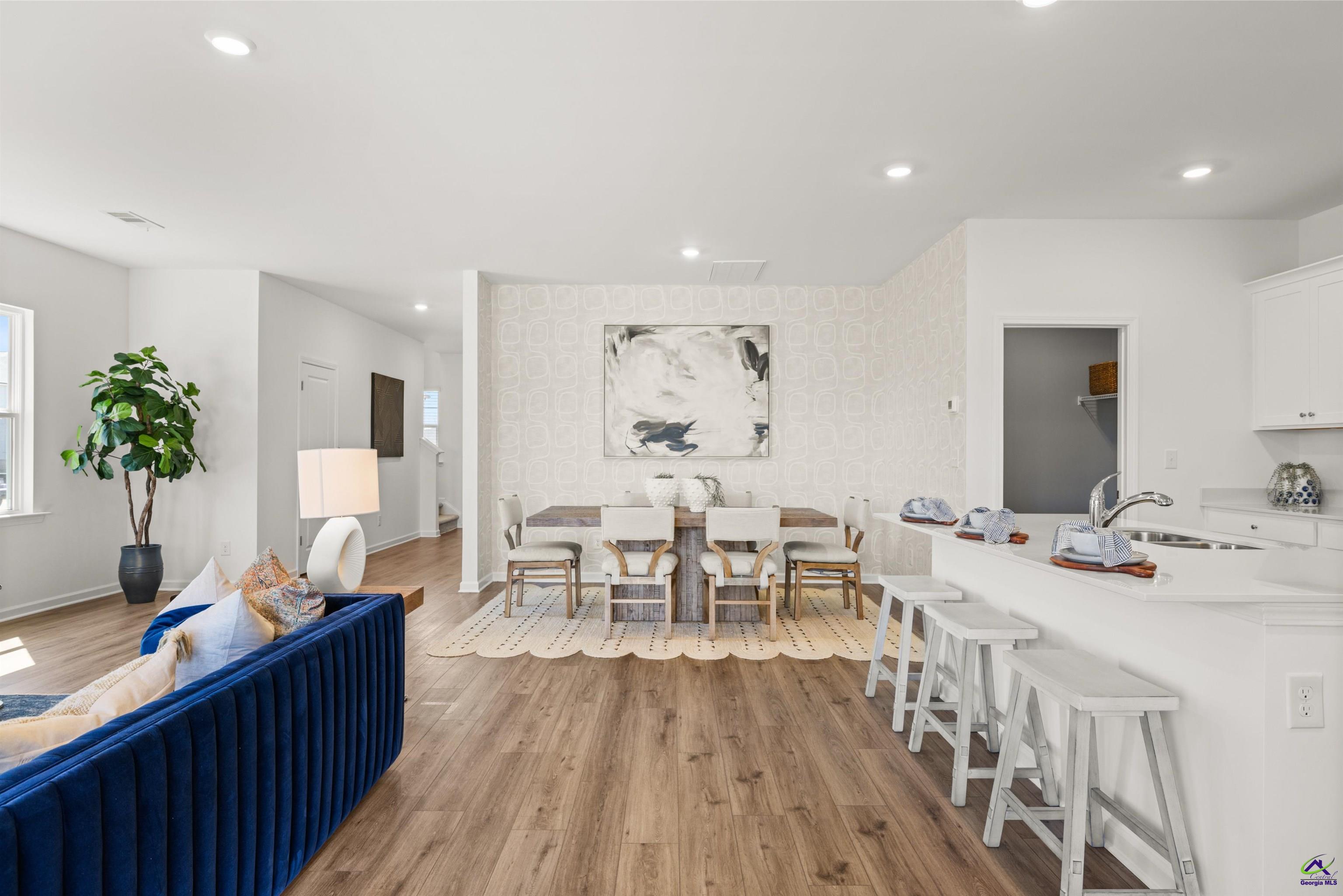 130 Rolling Meadow Way