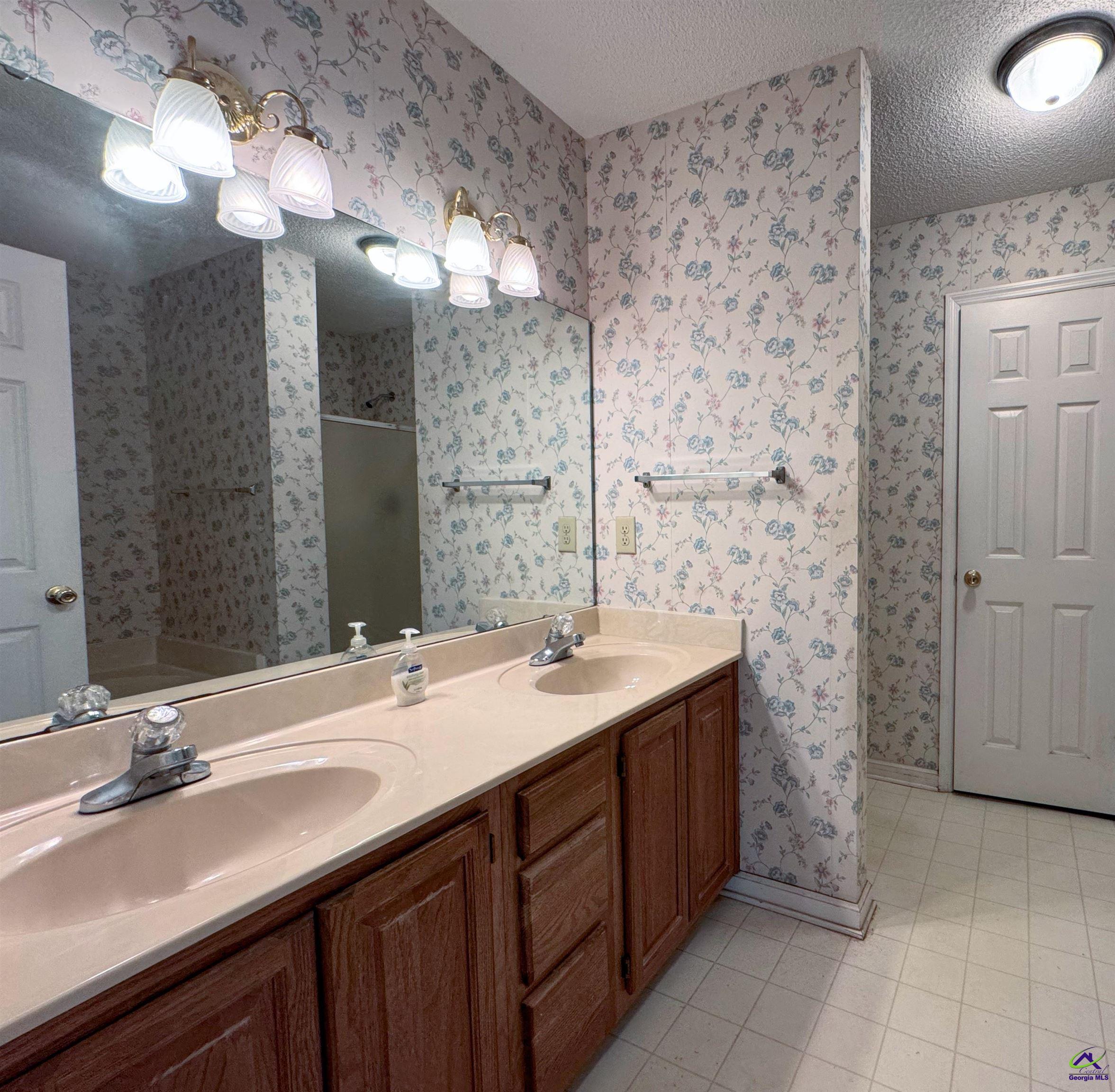 227 Crestwood Circle