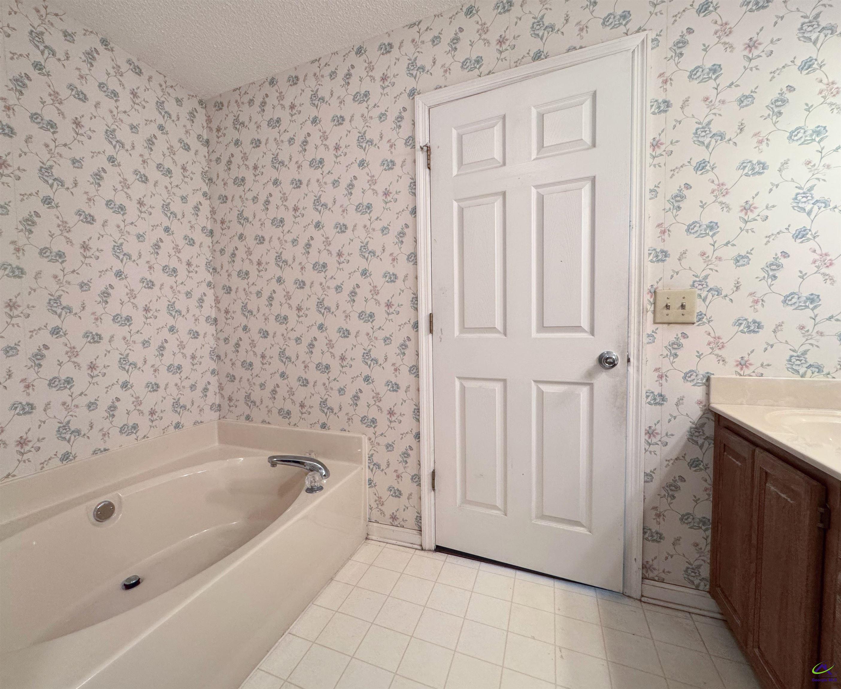227 Crestwood Circle