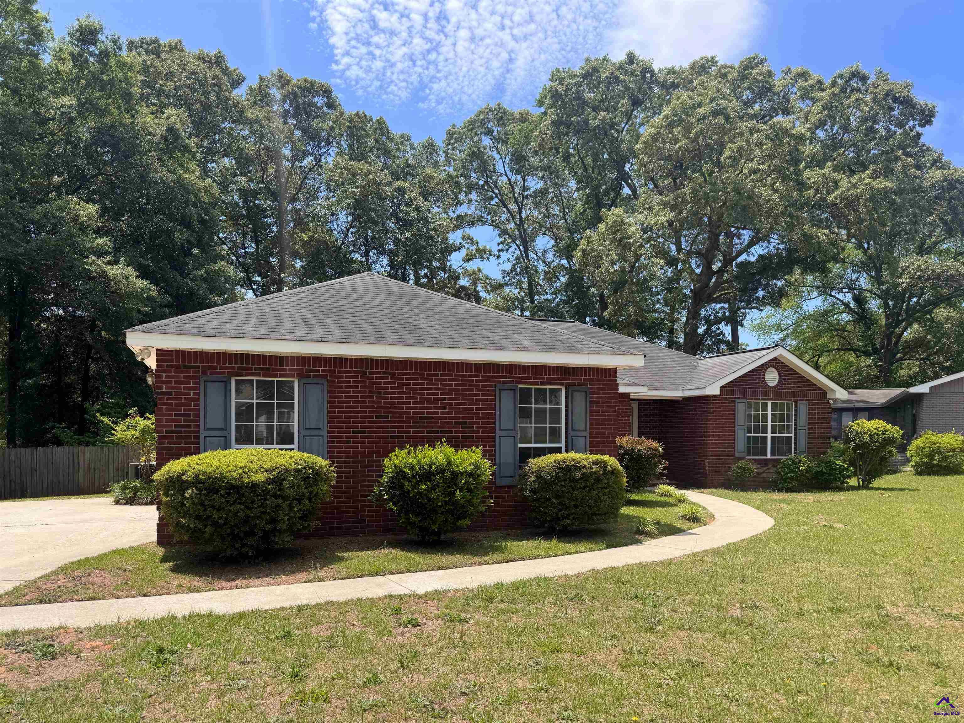 227 Crestwood Circle