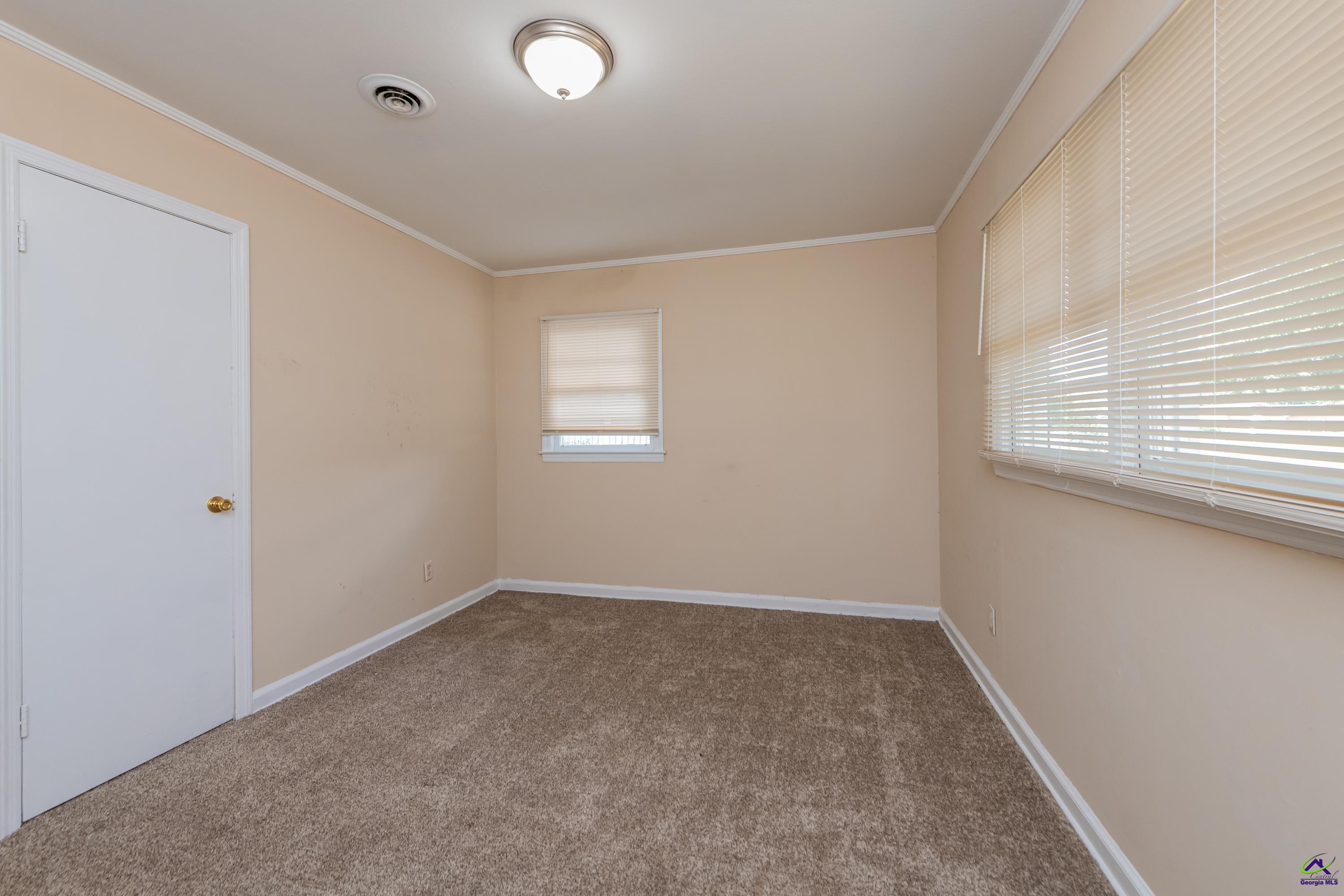 5460 Bloomfield Drive
