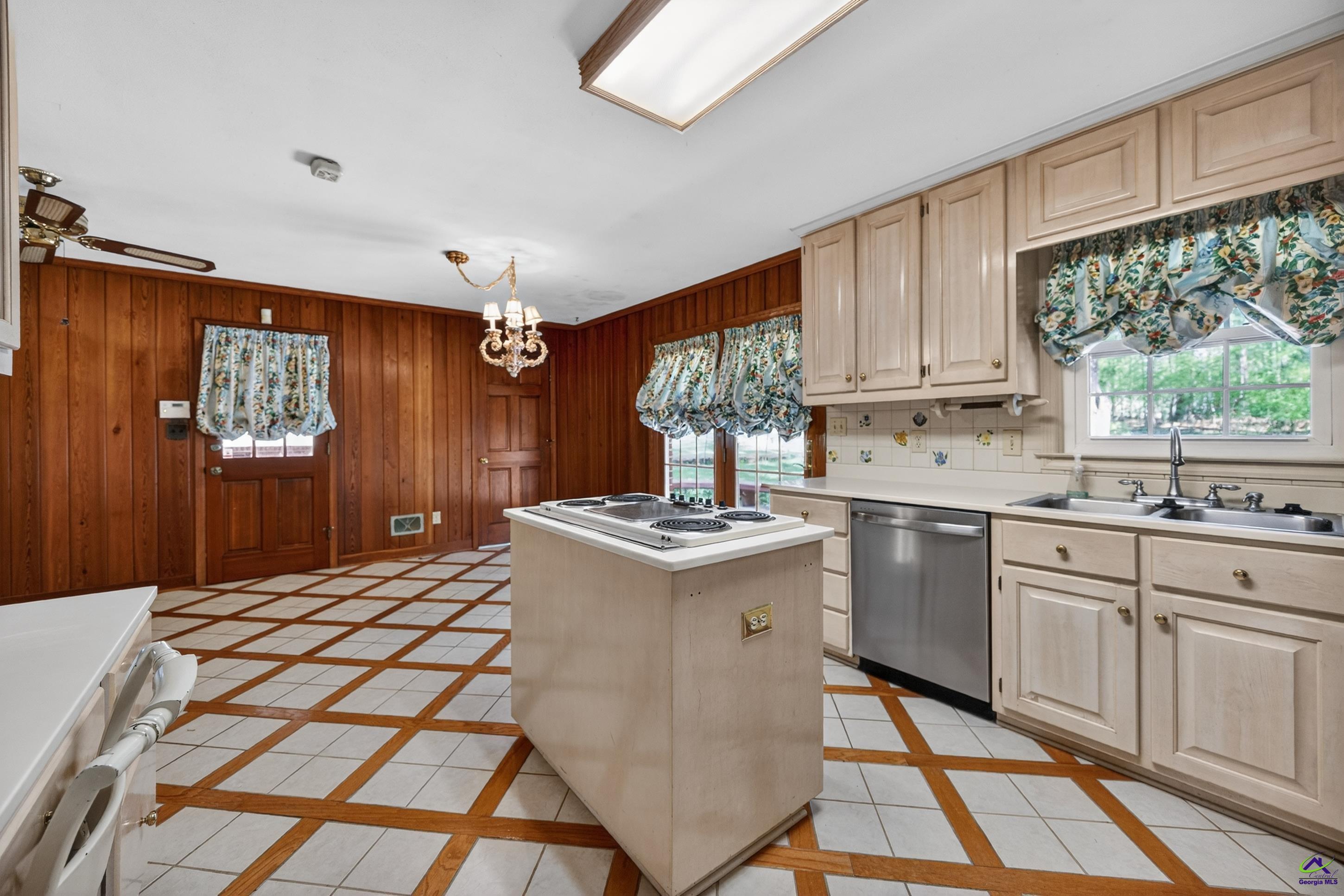 3021 Clairmont Avenue