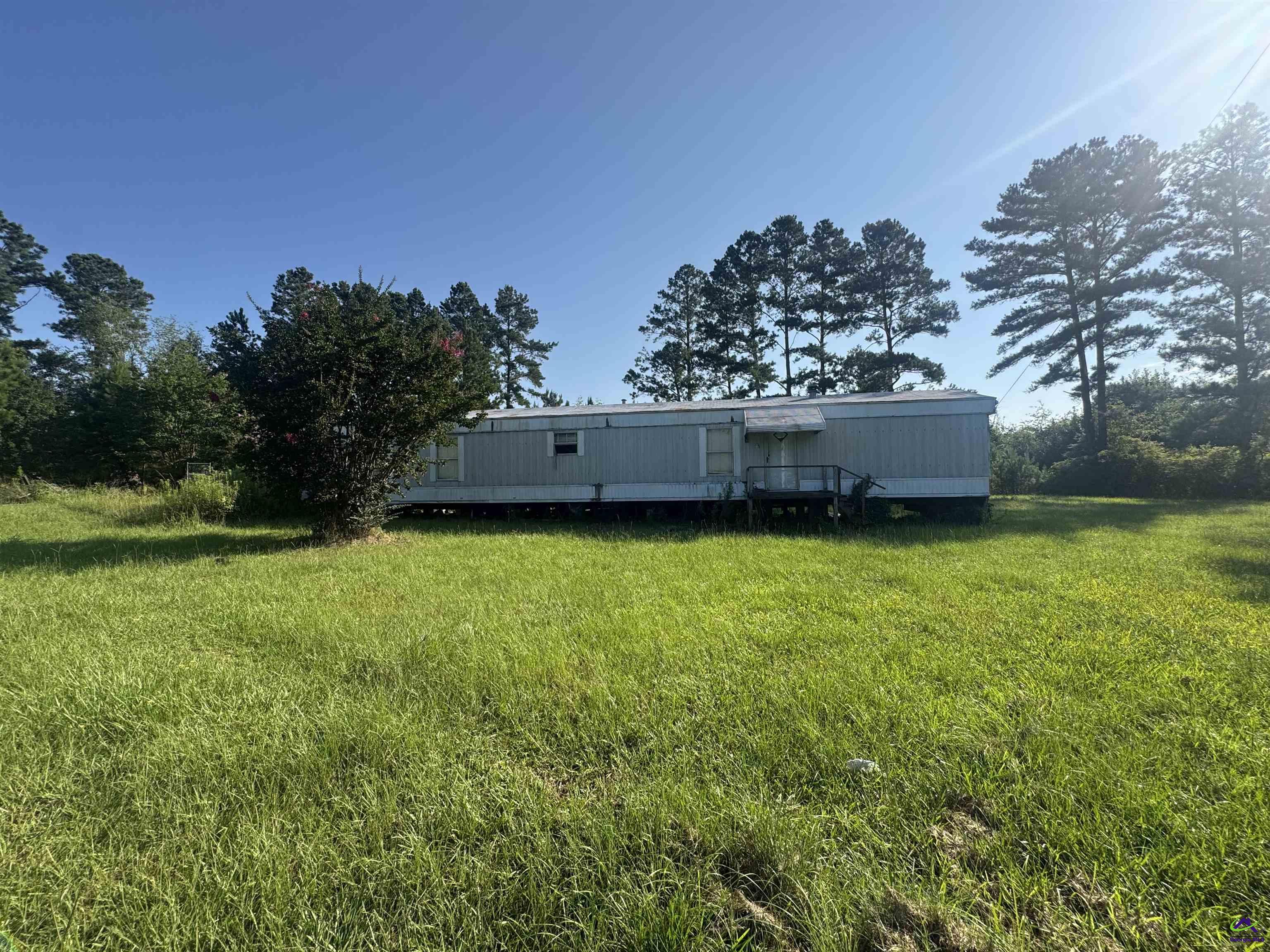 1328 Perry Highway