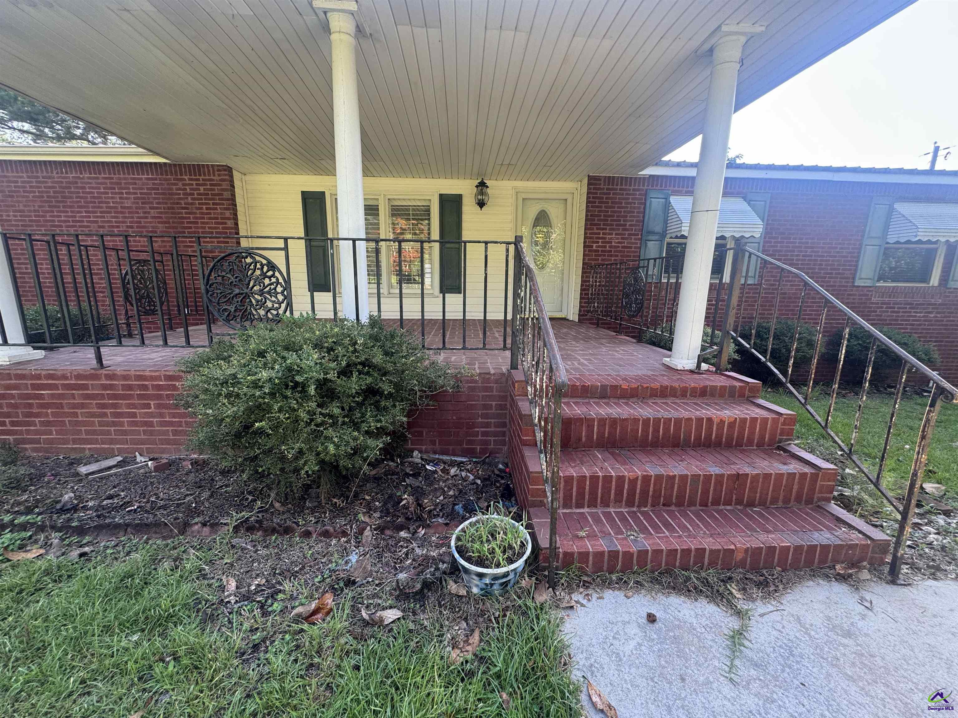 1328 Perry Highway
