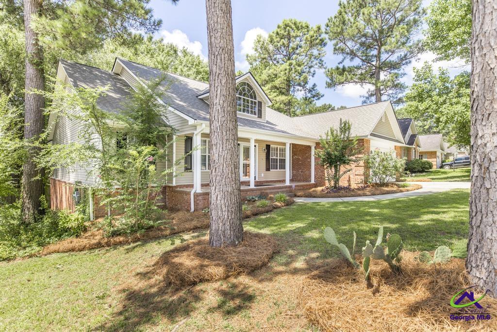 310 Woods Edge Way