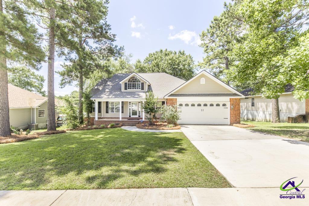 310 Woods Edge Way