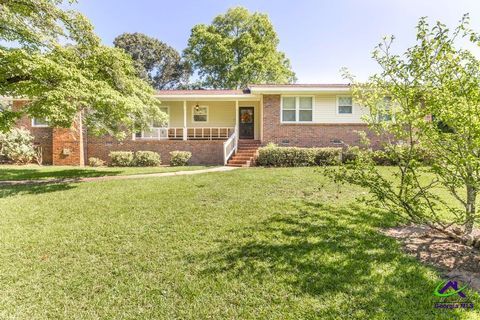 302 Woodhaven Road Centerville GA 31028