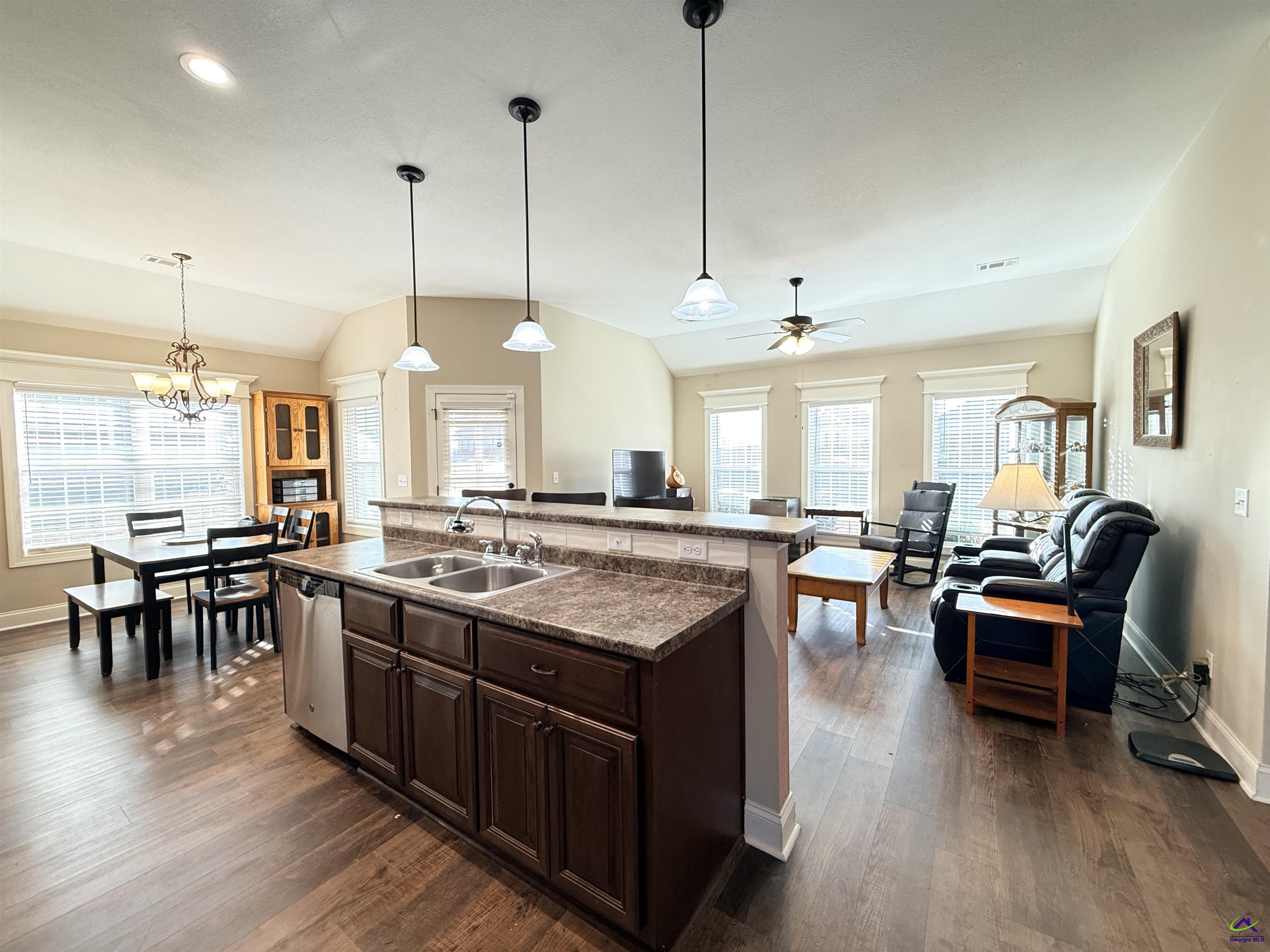 2402 Quail Ridge Lane