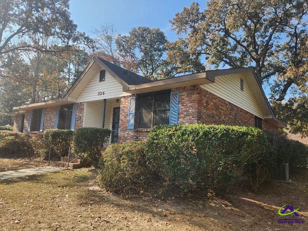 104 Oak Forest Court