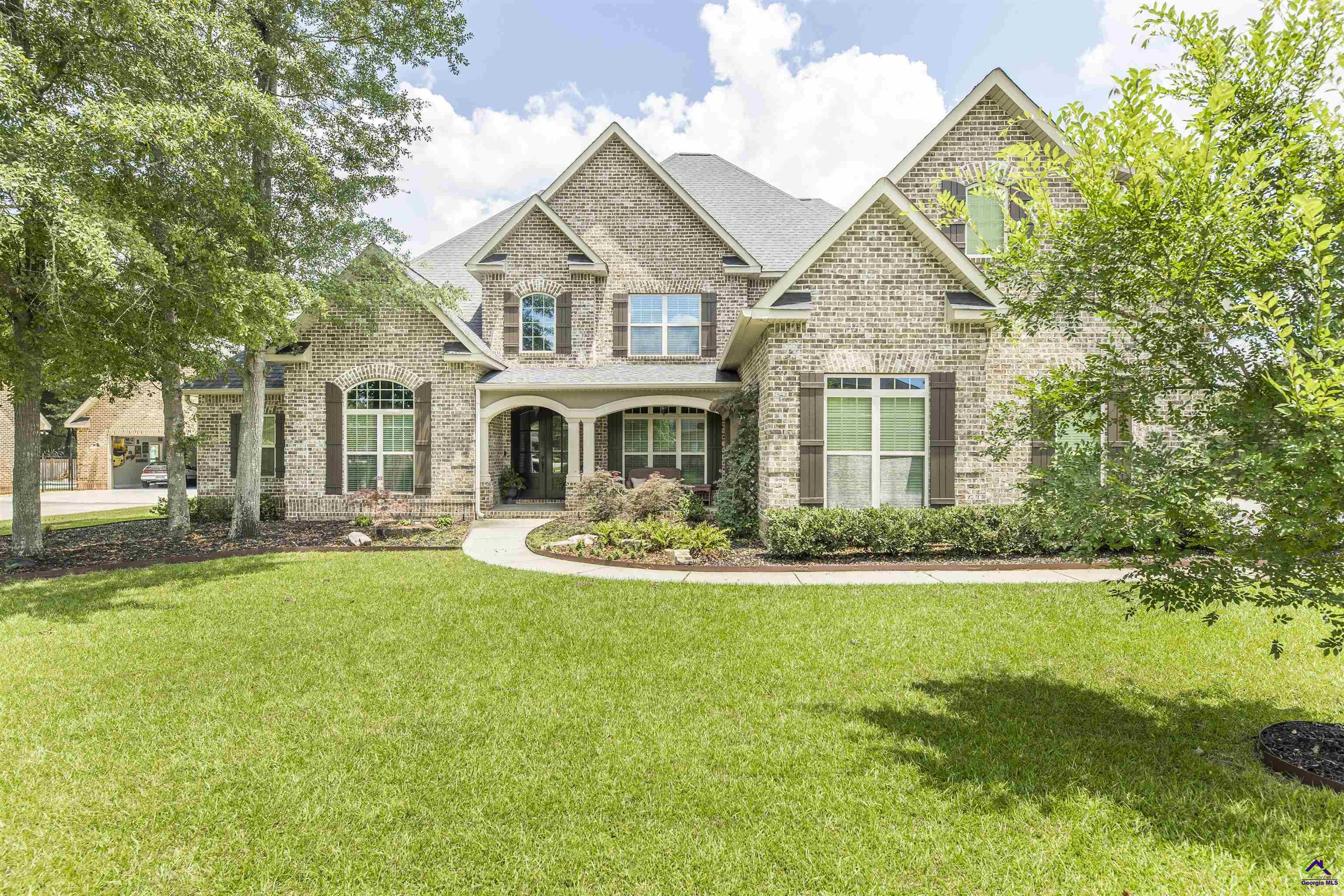 301 Vinings Place Drive