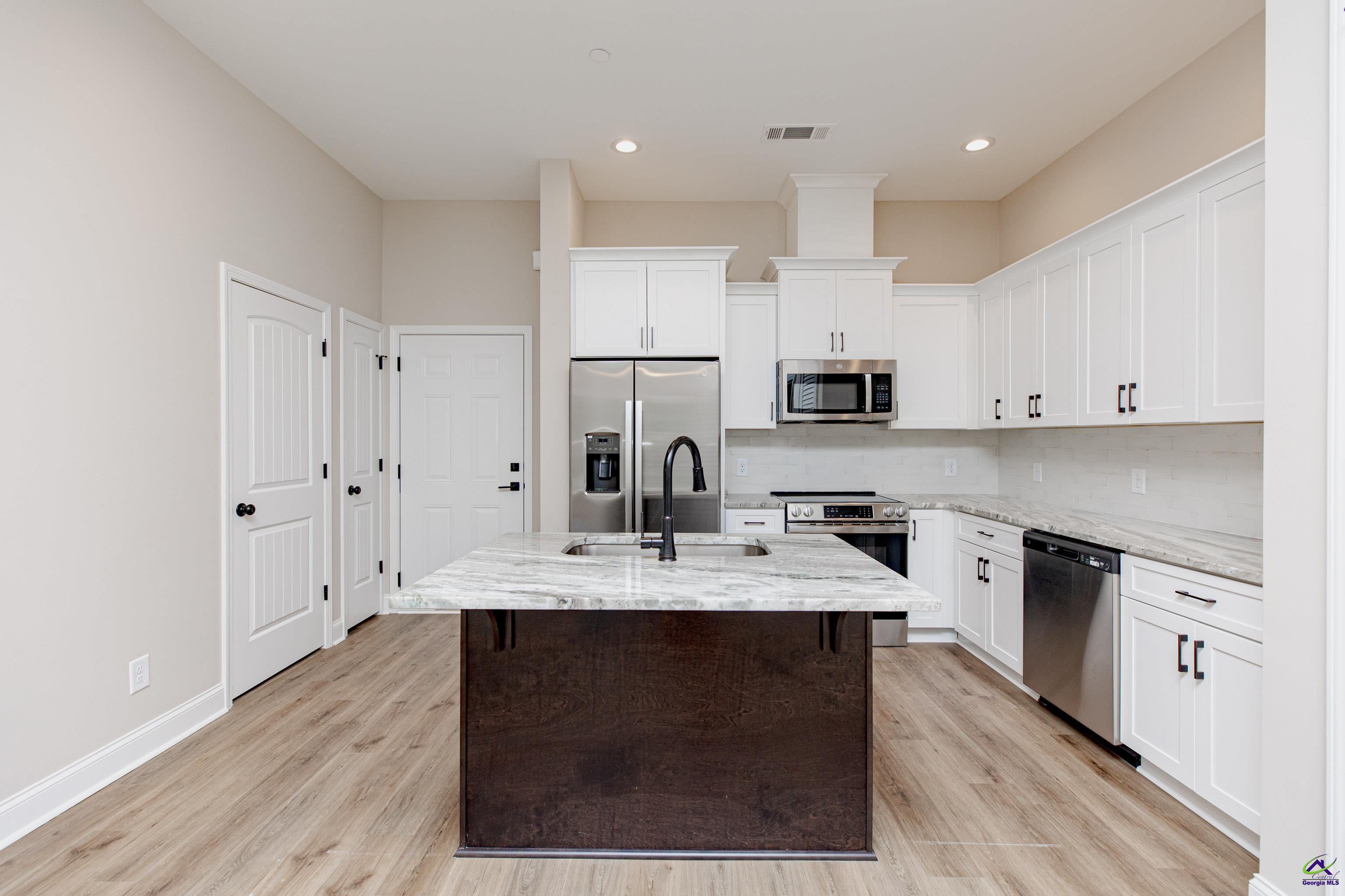 1009 Northside Drive