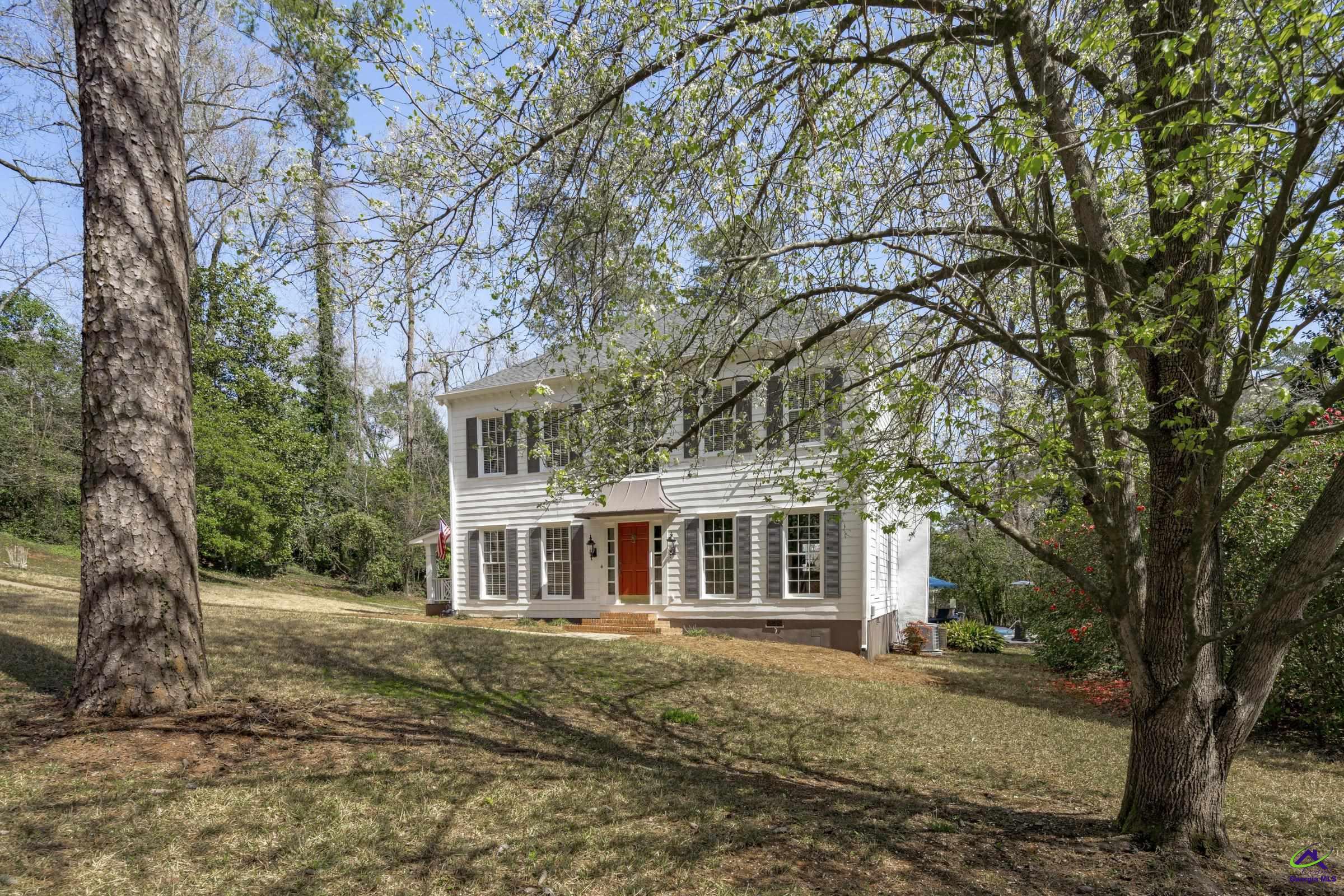 3687 Overlook Avenue