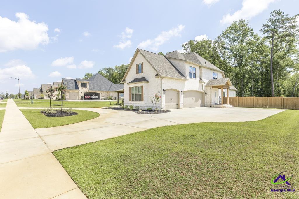221 Bristleleaf Path